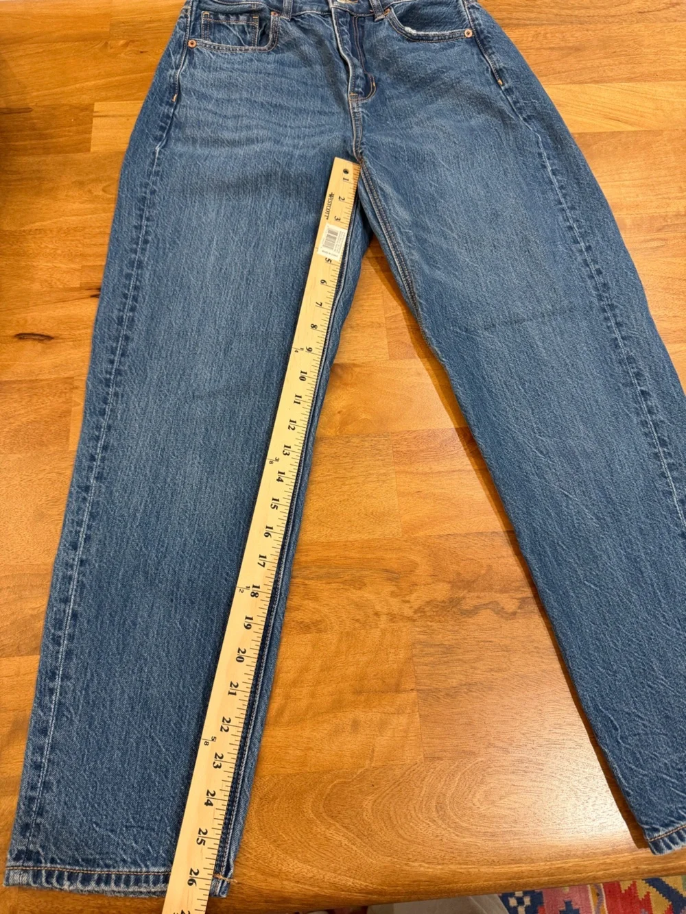American Eagle Outfitters Mom Straight High-Rise Jeans Size 2